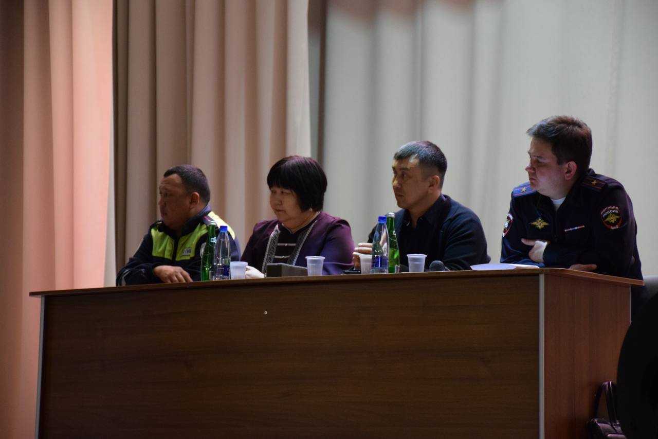 В Черноземельском районе прошло районное родительское собрание по вопросам детской дорожной безопасности В Черноземельском районе прошло районное родительское собрание по вопросам детской дорожной безопасности