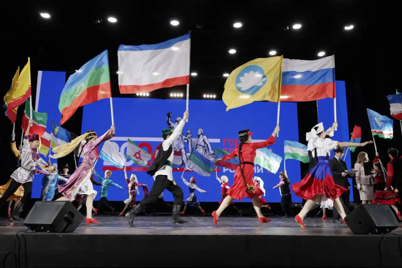 Бату Хасиков: В Калмыкии дали старт Году единства народов России Бату Хасиков: В Калмыкии дали старт Году единства народов России