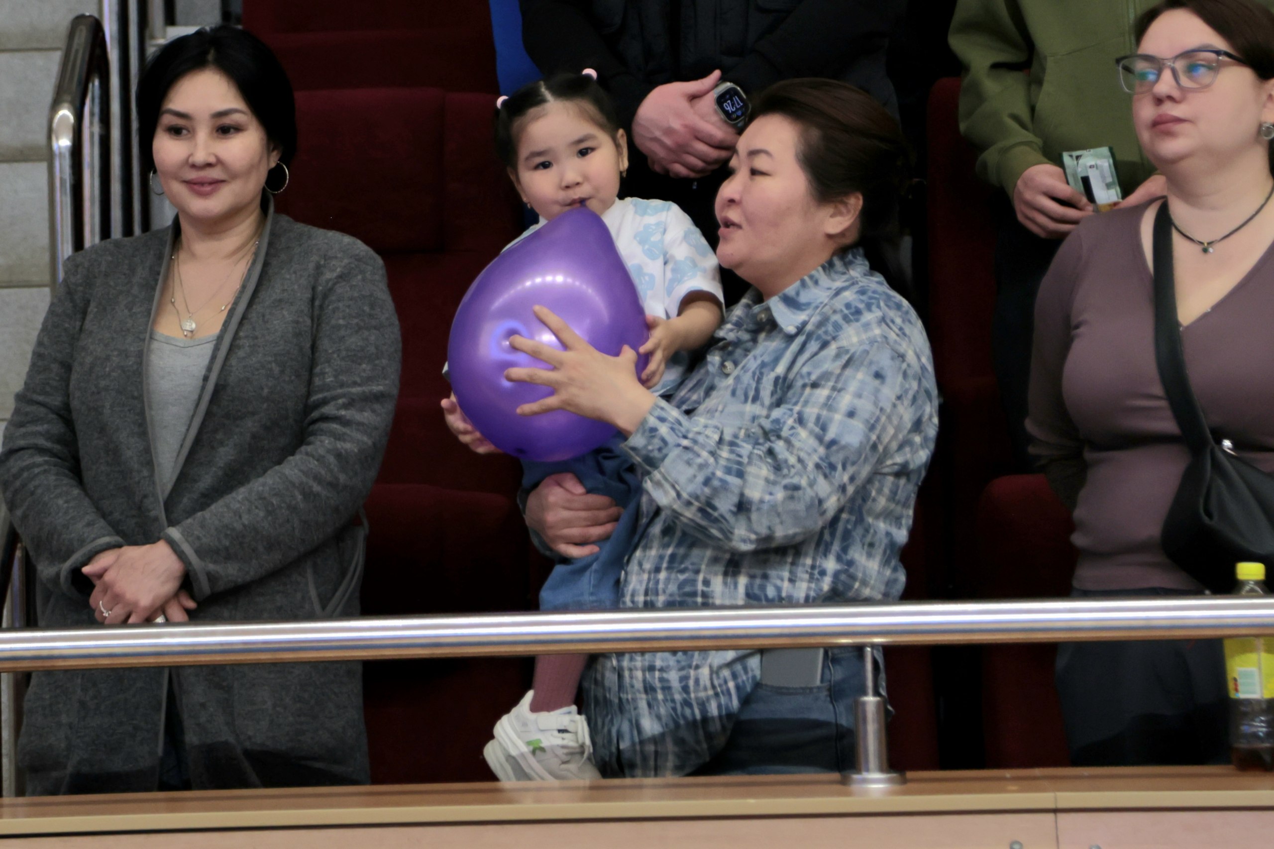 В Элисте стартовали поединки Первенства ЮФО по боксу среди юношей и девушек 13–14 лет В Элисте стартовали поединки Первенства ЮФО по боксу среди юношей и девушек 13–14 лет