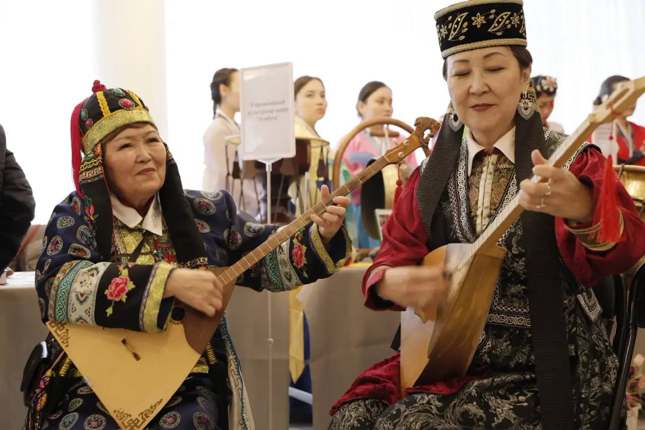 Бату Хасиков: В Калмыкии дали старт Году единства народов России Бату Хасиков: В Калмыкии дали старт Году единства народов России