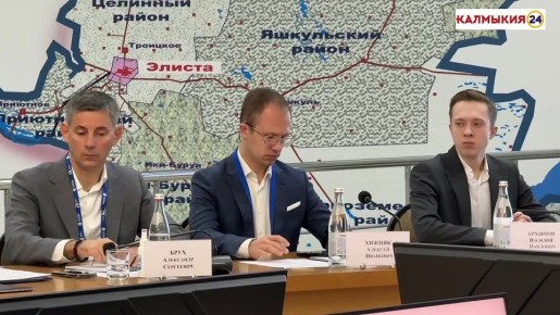 Сегодня в Элисте проходит встреча Главы Республики Бату Хасикова с участниками региональной стажировки Программы