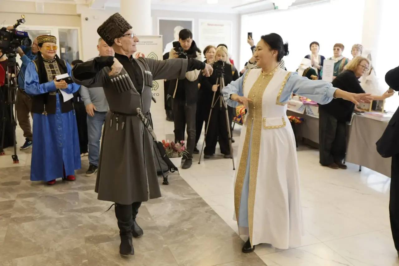 В Калмыкии дан старт Году единства народов России! В Калмыкии дан старт Году единства народов России!