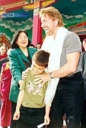 Приезд Крутого Уокера помнят и в Калмыкии