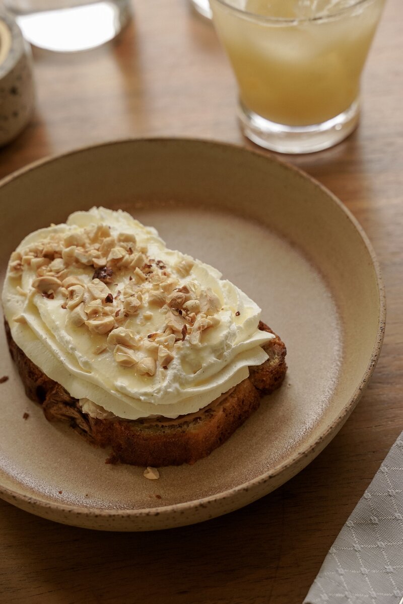 Нежный банановый хлеб с арахисовой пастой