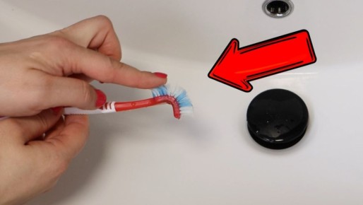 Почему старые зубные щётки могут спасти вашу уборку