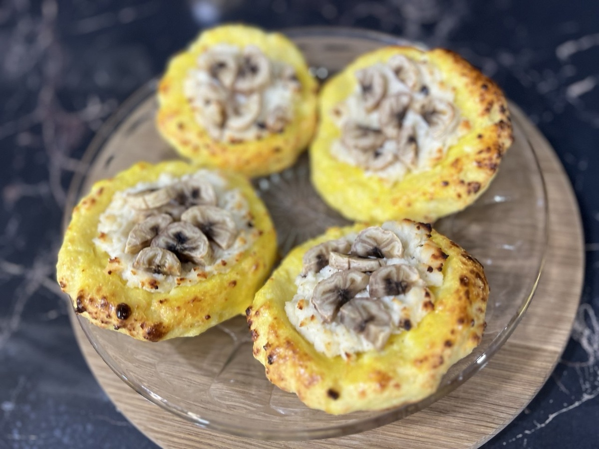 Легкие творожные ватрушки с бананом за полчаса