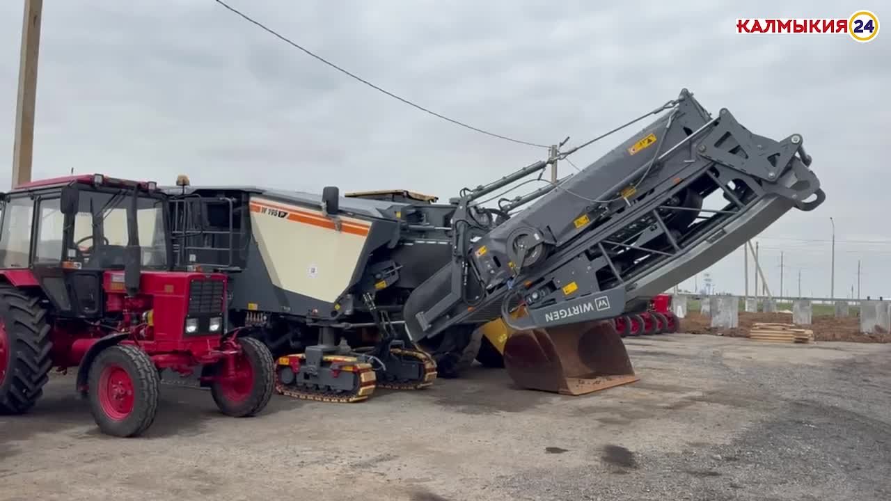 Депутат Народного Хурала Калмыкии Михаил Богатов провел рабочую встречу с Министром по строительству, транспорту и дорожному хозяйству Республики Калмыкия Андреем Шахановым