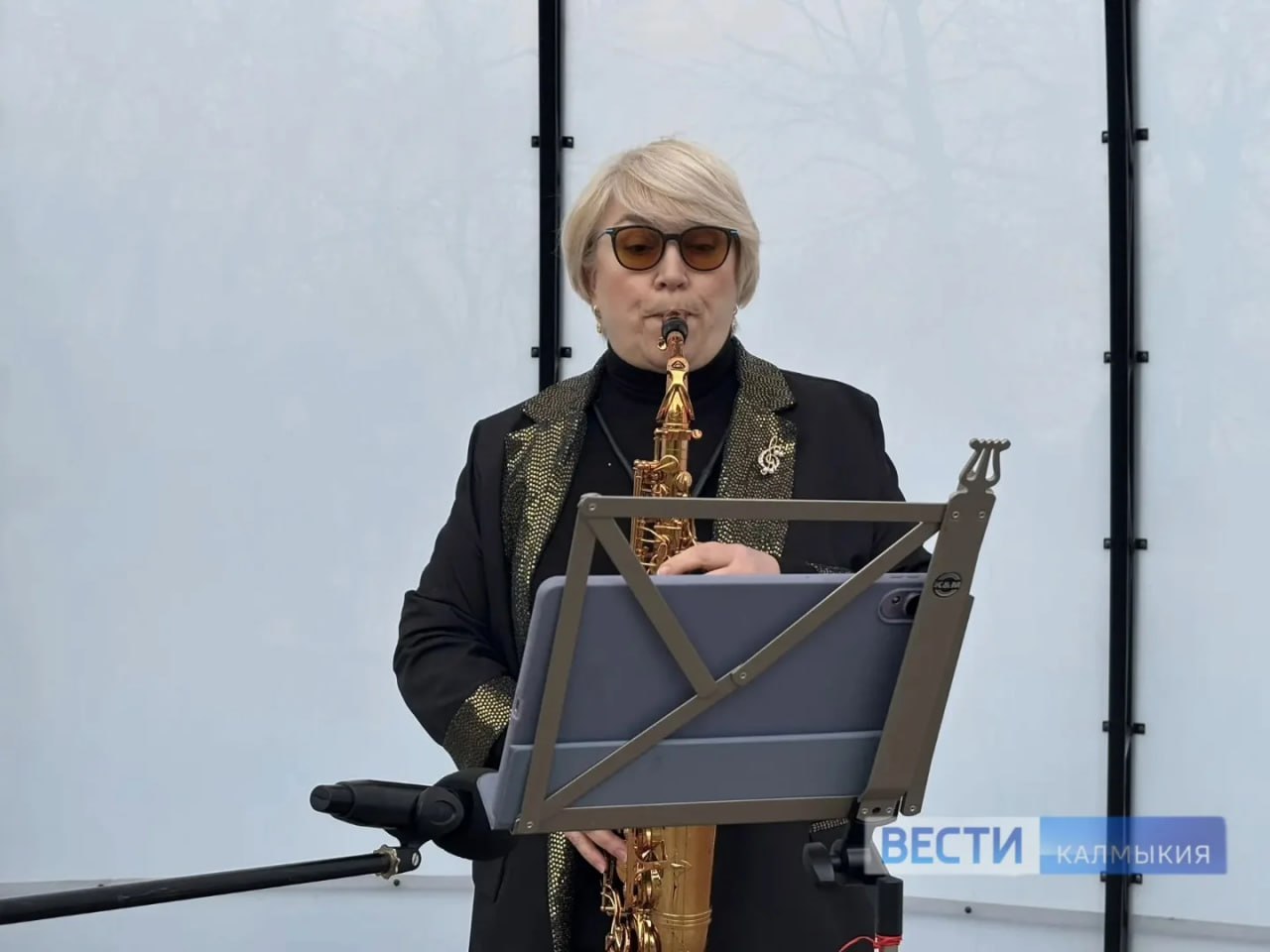 В День театра в Элисте высаживают аллеи Союза театральных деятелей России В День театра в Элисте высаживают аллеи Союза театральных деятелей России