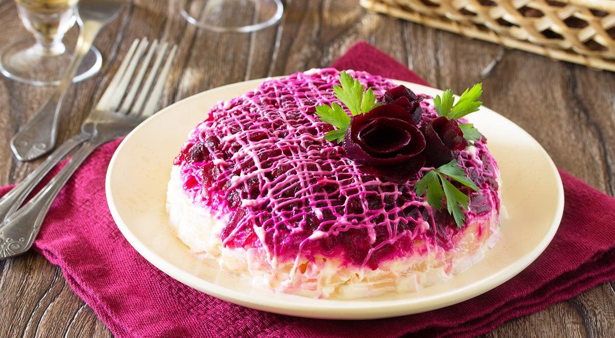 Пять слоев удовольствия: как создать идеальную селедку под шубой