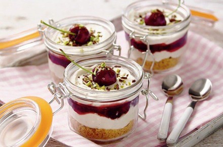 Вишневый чизкейк в баночках: нежное наслаждение на вашем столе