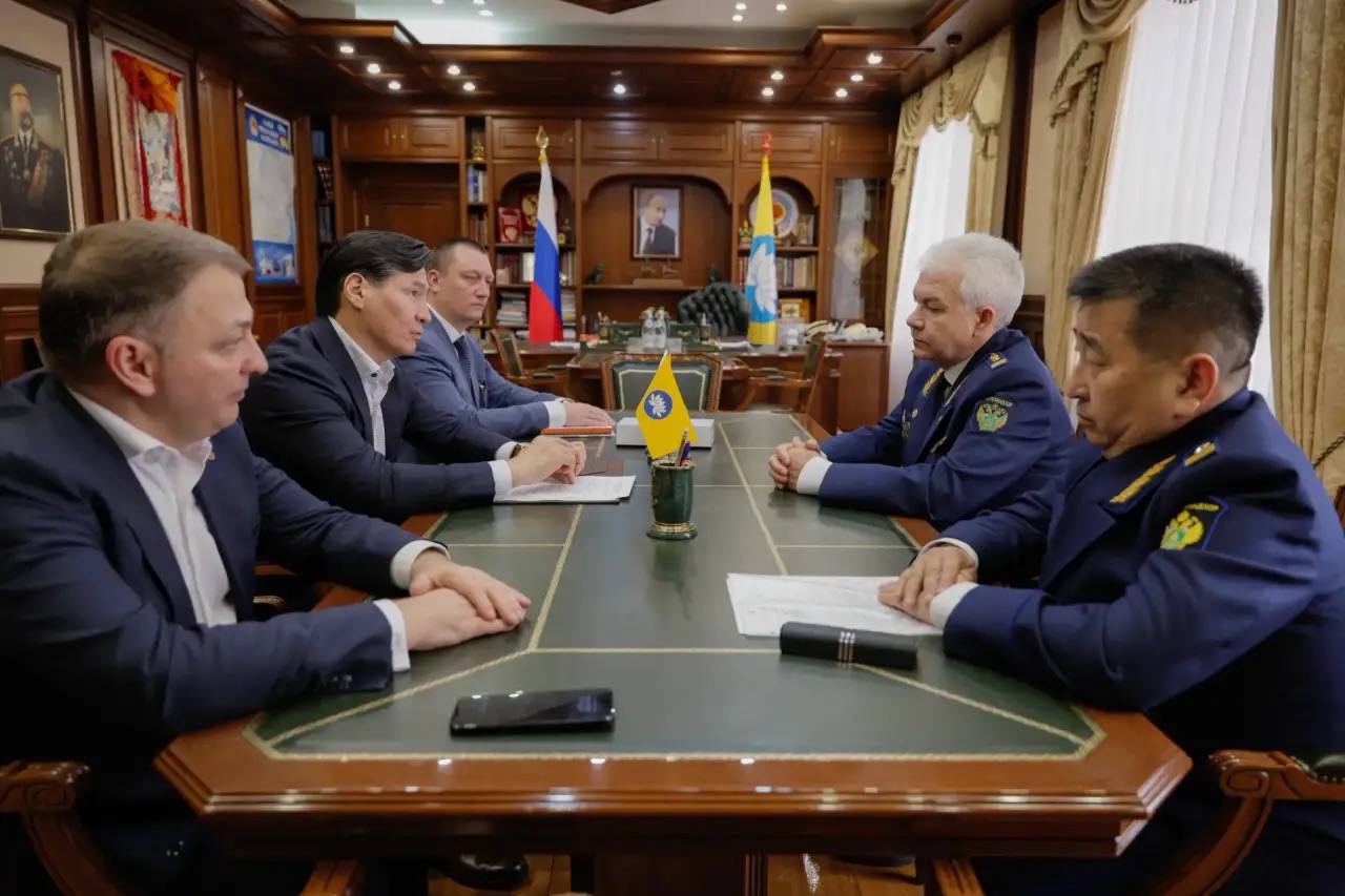 Бату Хасиков: Провел рабочую встречу с руководителем Нижне-Волжского управления Ростехнадзора Юрием Петровичем Кулиничевым Бату Хасиков: Провел рабочую встречу с руководителем Нижне-Волжского управления Ростехнадзора Юрием Петровичем Кулиничевым