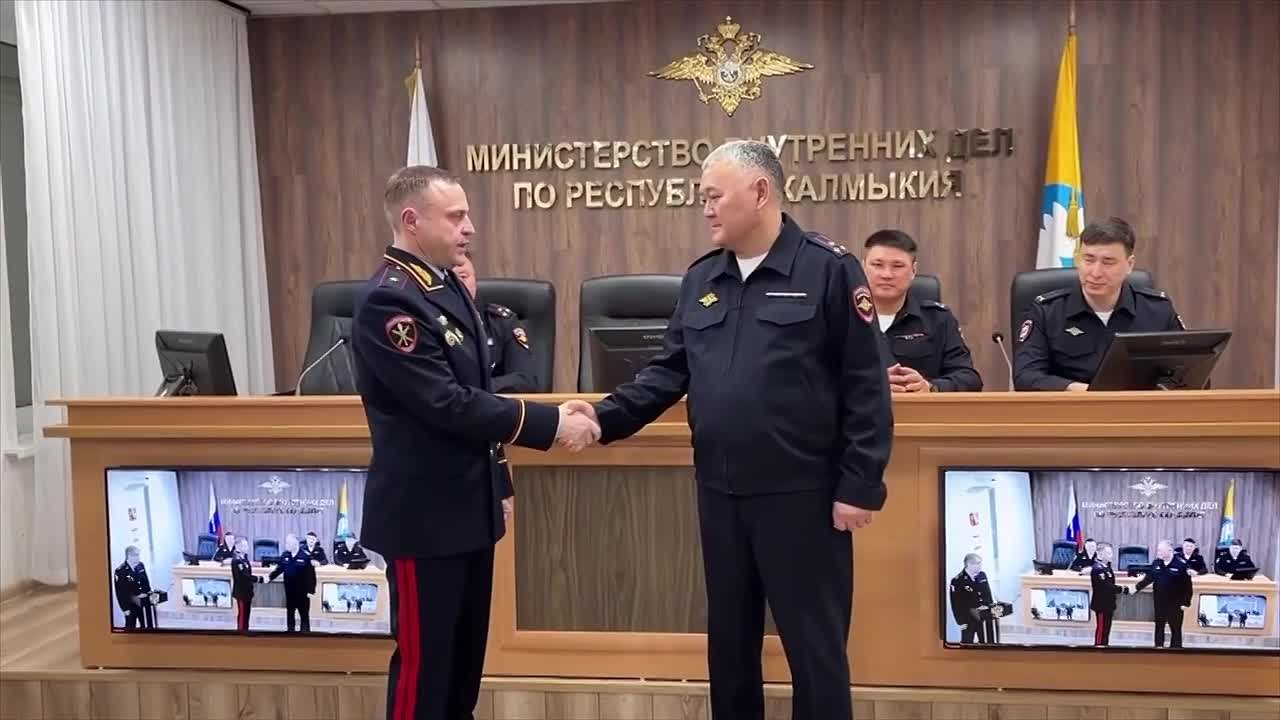 Министр внутренних дел по Республике Калмыкия генерал-майор полиции Дмитрий Григорьев представил нового заместителя, курирующего работу с личным составом