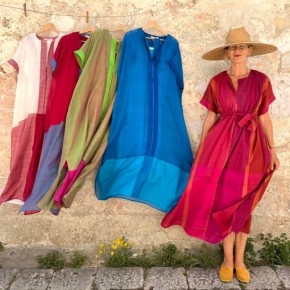 Летняя экстравагантность: Дебора Нолан и ее уникальные образы