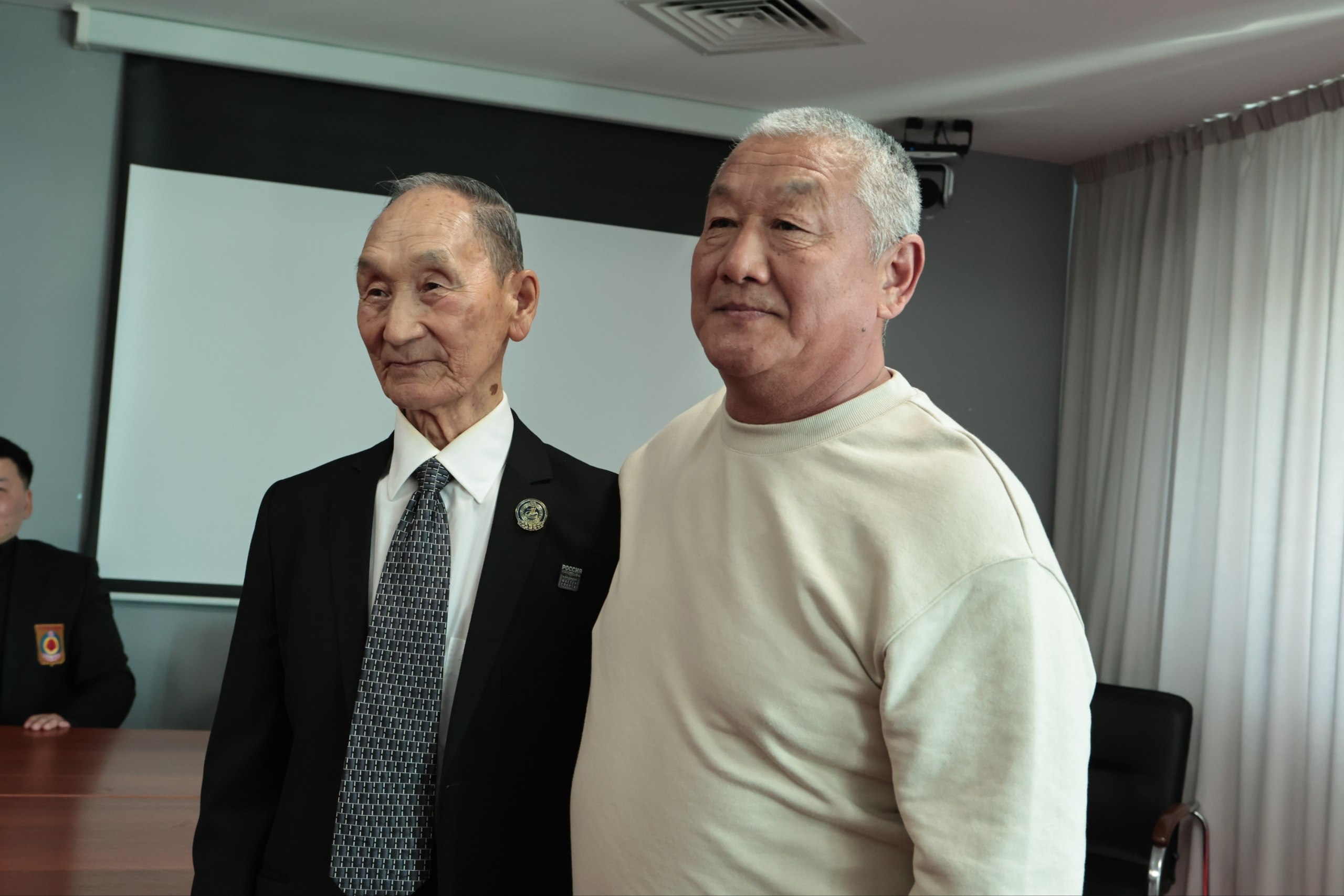 Сегодня в конференц-зале «Ойрат-Арены» состоялось торжественное чествование человека, чье имя неразрывно связано с историей физической культуры и спорта Калмыкии — Замбаева Николая Убушаевича Сегодня в конференц-зале «Ойрат-Арены» состоялось торжественное чествование человека, чье имя неразрывно связано с историей физической культуры и спорта Калмыкии — Замбаева Николая Убушаевича