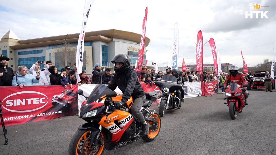 � ������ ���������� �������� ����� ������ �� ����� � ������ ������ ��������, � ����� ������� ������������ �������� �� ����� � ������ � ����� Sintec Race