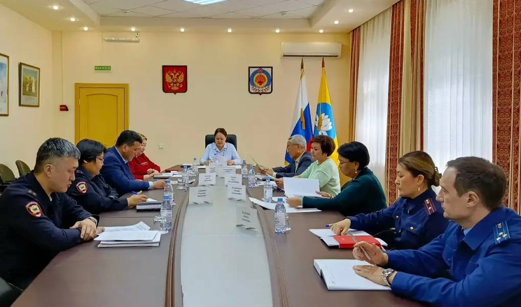 Сотрудник следственного управления принял участие в Совете по правам ребенка при Главе Республике Калмыкия