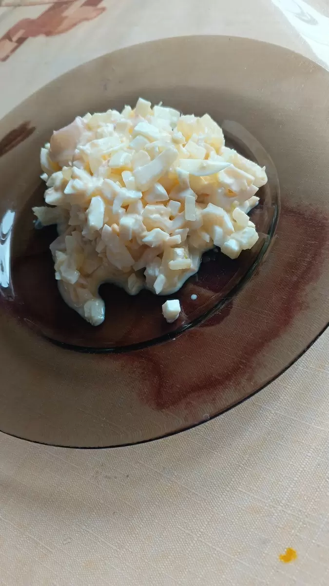 Нежный салат с кальмарами и ананасами, который удивит гостей