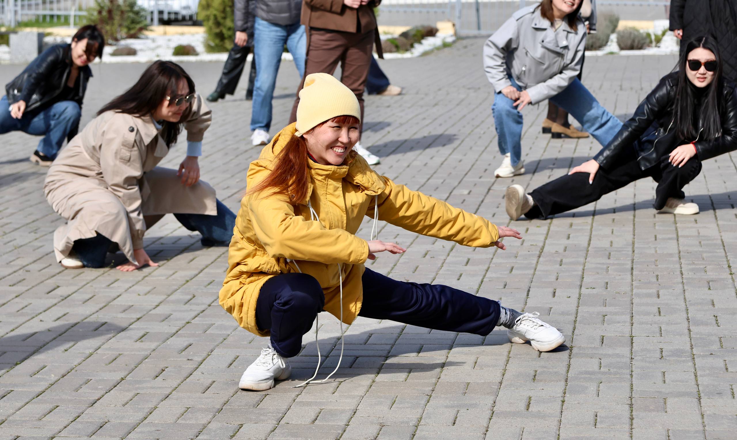 Сегодня зарядку в рамках Фестиваля тюльпанов и всероссийской акции «Будь здоров!» для жителей и гостей республики провела Гучинова Цагана Сегодня зарядку в рамках Фестиваля тюльпанов и всероссийской акции «Будь здоров!» для жителей и гостей республики провела Гучинова Цагана