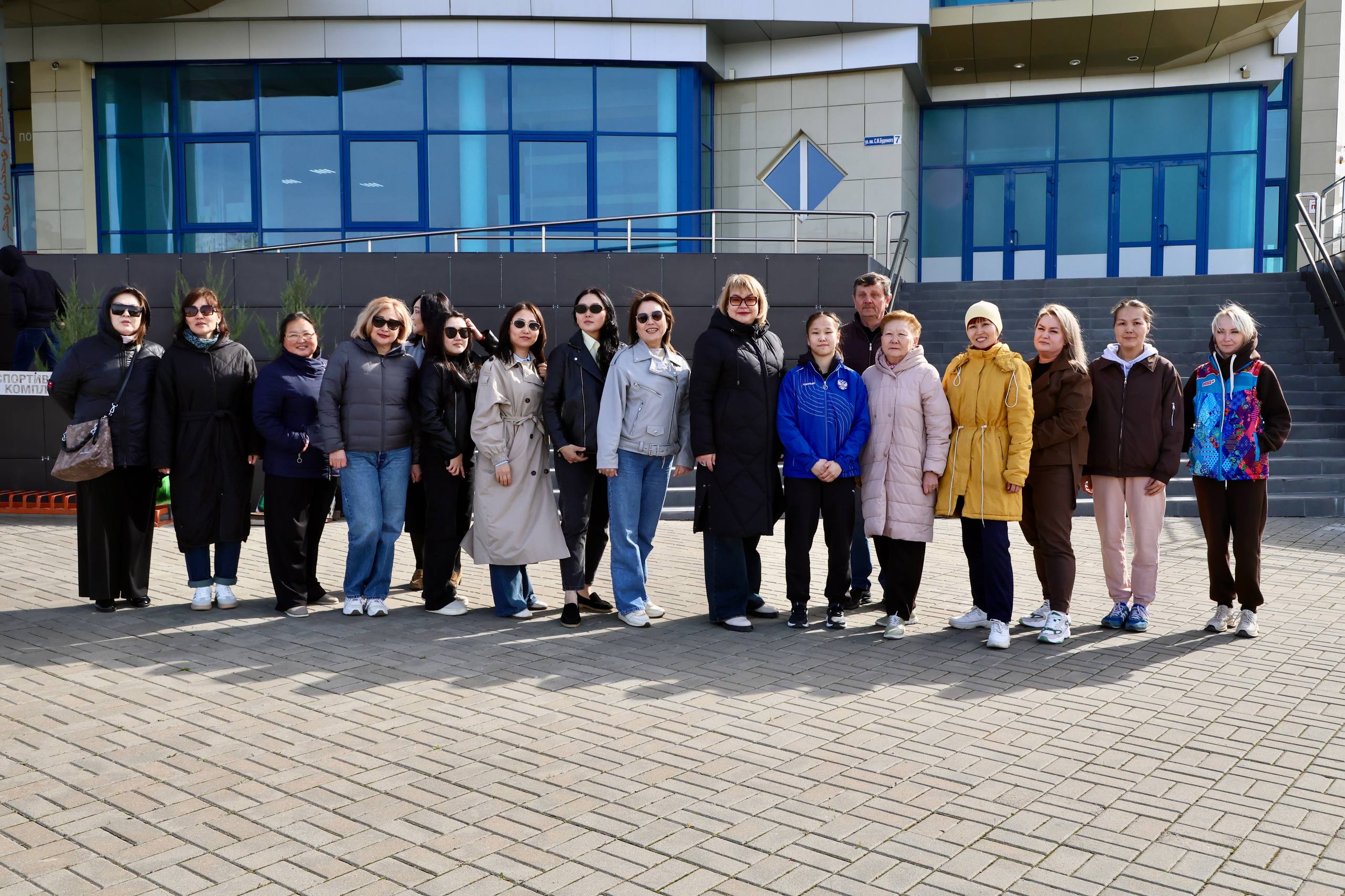 Сегодня зарядку в рамках Фестиваля тюльпанов и всероссийской акции «Будь здоров!» для жителей и гостей республики провела Гучинова Цагана Сегодня зарядку в рамках Фестиваля тюльпанов и всероссийской акции «Будь здоров!» для жителей и гостей республики провела Гучинова Цагана