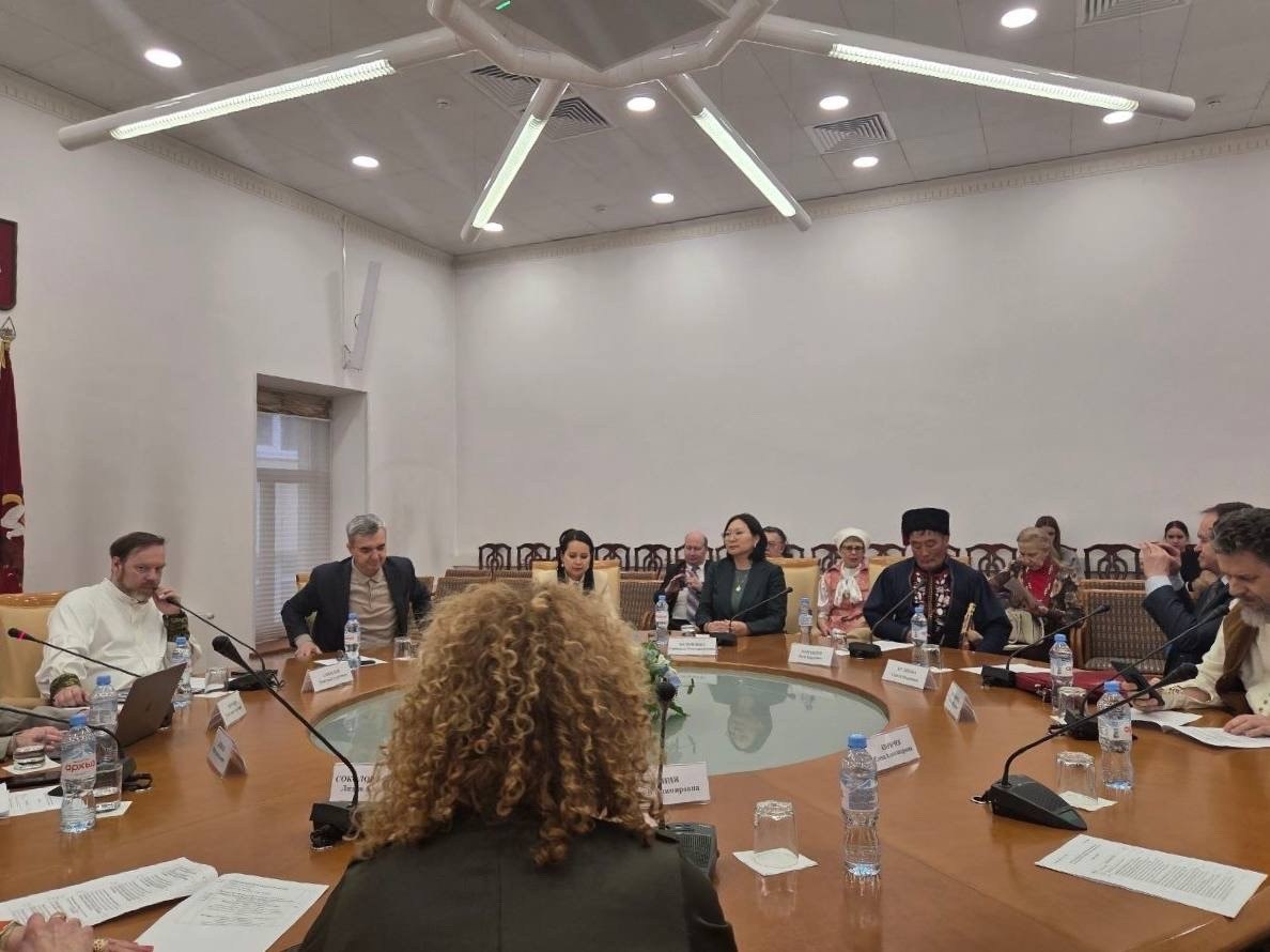 В Москве прошёл фестиваль «Эпосы народов России», посвящённый калмыцкому «Джангару» В Москве прошёл фестиваль «Эпосы народов России», посвящённый калмыцкому «Джангару»