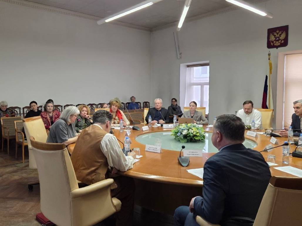 В Москве прошёл фестиваль «Эпосы народов России», посвящённый калмыцкому «Джангару» В Москве прошёл фестиваль «Эпосы народов России», посвящённый калмыцкому «Джангару»