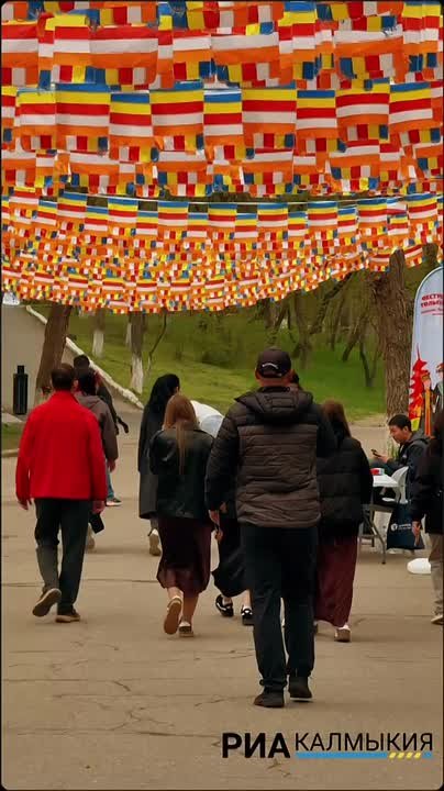 Сейчас центр Элисты особенно оживлён