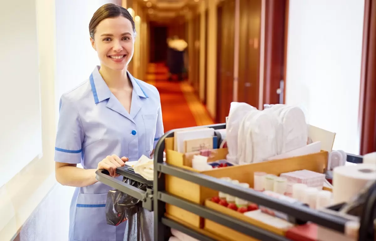 Горничная поделилась секретом, как очистить пуховик без стирки