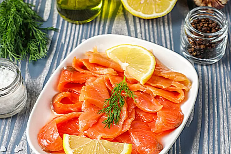 Форель - самый доступный выбор для новогоднего стола в России