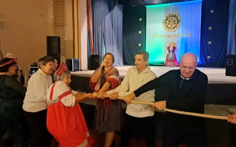 В клубе «Планета» отпраздновали Масленицу с танцами и конкурсами