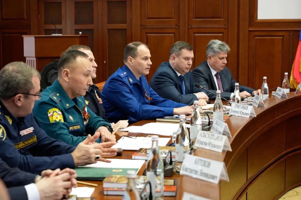 Бату Хасиков: Провели рабочее совещание по подготовке к 81-й годовщине Дня Победы и Дням культуры Индии в Калмыкии Бату Хасиков: Провели рабочее совещание по подготовке к 81-й годовщине Дня Победы и Дням культуры Индии в Калмыкии