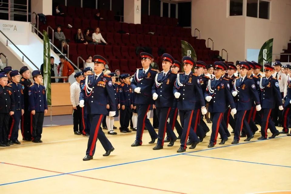 Бату Хасиков: В День памяти Георгия Победоносца провели ежегодный республиканский смотр казачьих классов «Георгиевский марш» Бату Хасиков: В День памяти Георгия Победоносца провели ежегодный республиканский смотр казачьих классов «Георгиевский марш»
