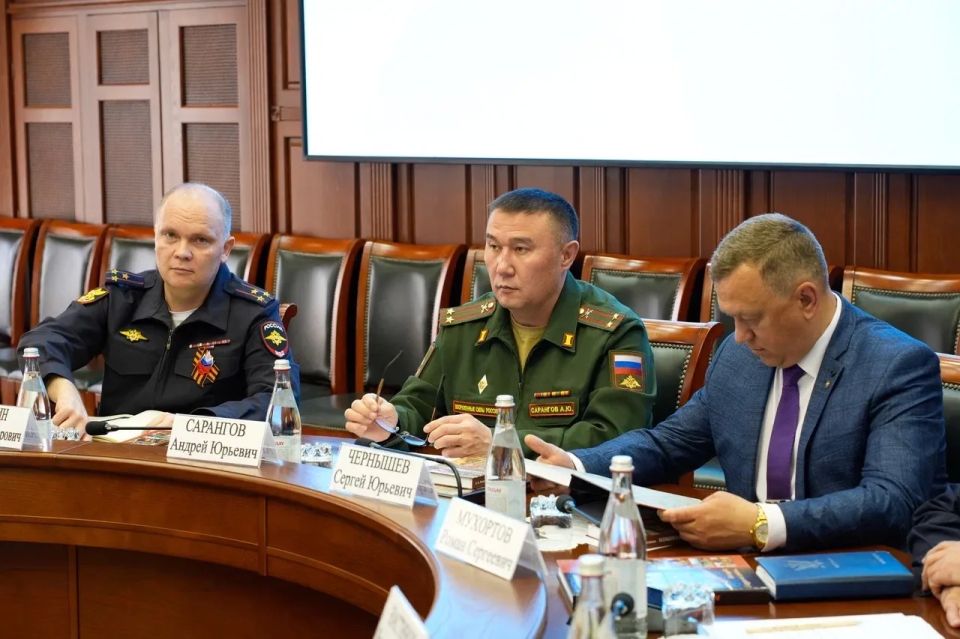 Бату Хасиков: Провели рабочее совещание по подготовке к 81-й годовщине Дня Победы и Дням культуры Индии в Калмыкии Бату Хасиков: Провели рабочее совещание по подготовке к 81-й годовщине Дня Победы и Дням культуры Индии в Калмыкии