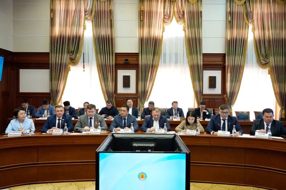 Бату Хасиков: Провели рабочее совещание по подготовке к 81-й годовщине Дня Победы и Дням культуры Индии в Калмыкии Бату Хасиков: Провели рабочее совещание по подготовке к 81-й годовщине Дня Победы и Дням культуры Индии в Калмыкии
