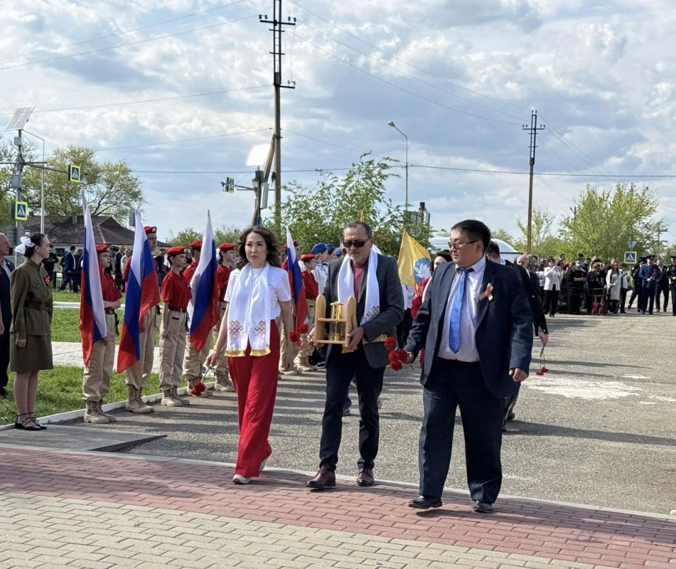 Прокурор Приютненского района принял участие во всероссийской патриотической акции «Огонь Памяти» Прокурор Приютненского района принял участие во всероссийской патриотической акции «Огонь Памяти»