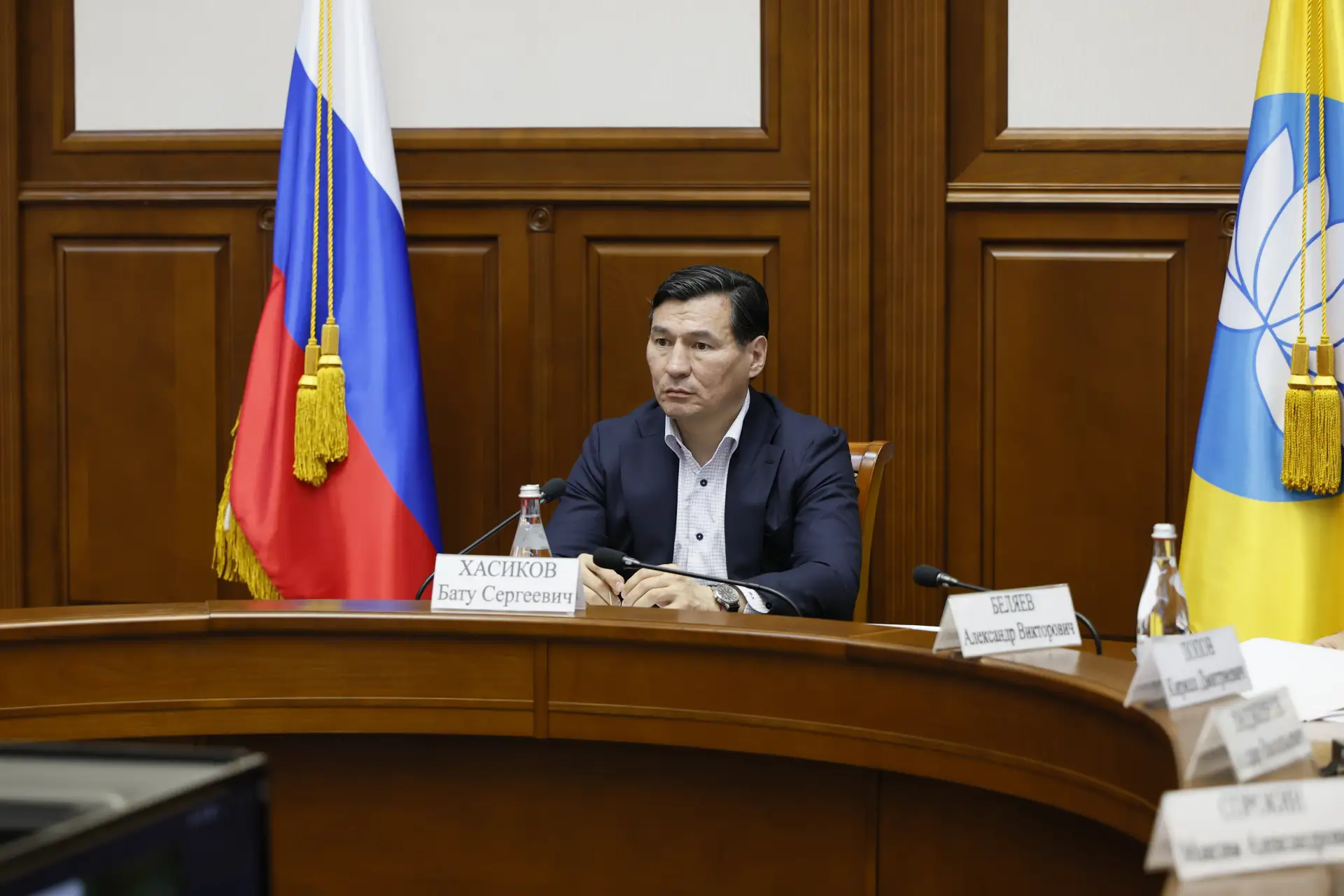 Бату Хасиков: Провели заседание межведомственной комиссии по проекту «Формирование комфортной городской среды» Бату Хасиков: Провели заседание межведомственной комиссии по проекту «Формирование комфортной городской среды»