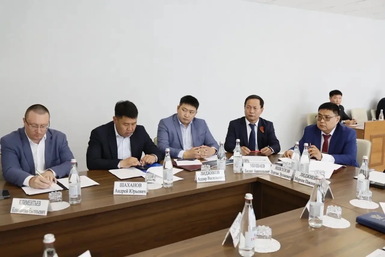 Под руководством Главы Калмыкии прошло выездное заседание Антитеррористической комиссии республики Под руководством Главы Калмыкии прошло выездное заседание Антитеррористической комиссии республики