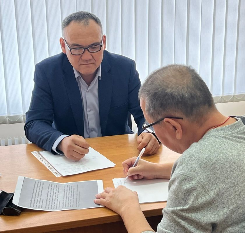 #ОбратнаяСвязь. Депутаты Элистинского городского Собрания продолжают активно работать с населением, проводя регулярные приемы граждан #ОбратнаяСвязь. Депутаты Элистинского городского Собрания продолжают активно работать с населением, проводя регулярные приемы граждан
