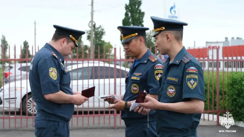 В калмыцком МЧС состоялся строевой смотр личного состава в связи с переходом на летнюю форму одежды В калмыцком МЧС состоялся строевой смотр личного состава в связи с переходом на летнюю форму одежды