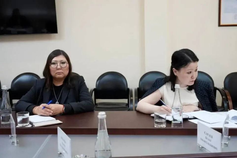 Председатель Правительства РК Гиляна Босхомджиева провела совещание по вопросам здравоохранения с членами кабмина, руководителями Территориального Фонда обязательного медицинского страхования и медицинских учреждений региона Председатель Правительства РК Гиляна Босхомджиева провела совещание по вопросам здравоохранения с членами кабмина, руководителями Территориального Фонда обязательного медицинского страхования и медицинских учреждений региона
