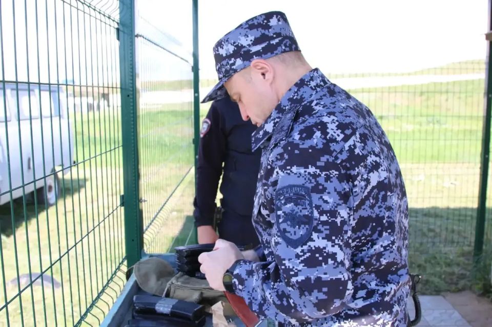 В министерстве внутренних дел по Республике Калмыкия проводятся плановые учебные стрельбы и практические занятия В министерстве внутренних дел по Республике Калмыкия проводятся плановые учебные стрельбы и практические занятия