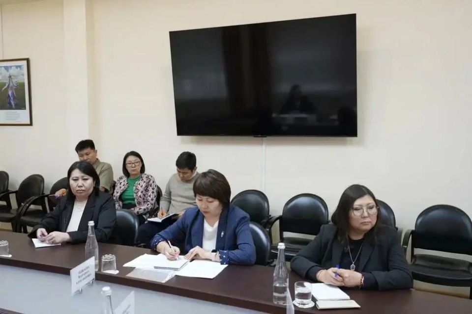 Председатель Правительства РК Гиляна Босхомджиева провела совещание по вопросам здравоохранения с членами кабмина, руководителями Территориального Фонда обязательного медицинского страхования и медицинских учреждений региона Председатель Правительства РК Гиляна Босхомджиева провела совещание по вопросам здравоохранения с членами кабмина, руководителями Территориального Фонда обязательного медицинского страхования и медицинских учреждений региона