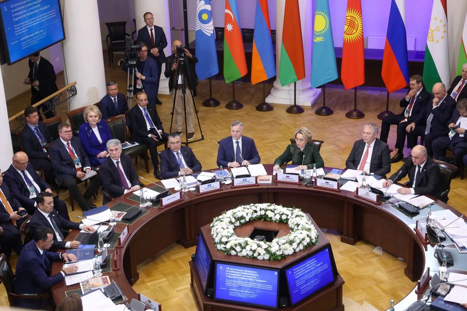 Валентина Матвиенко провела в Санкт-Петербурге заседание Совета МПА СНГ Валентина Матвиенко провела в Санкт-Петербурге заседание Совета МПА СНГ