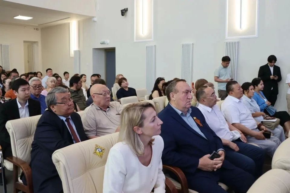 Сегодня прошли публичные слушания по годовому отчёту об исполнении республиканского бюджета за 2025 год, а доклад первого заместителя председателя правительства - министра финансов РК Очира Шургучеева отразил основные итоги Сегодня прошли публичные слушания по годовому отчёту об исполнении республиканского бюджета за 2025 год, а доклад первого заместителя председателя правительства - министра финансов РК Очира Шургучеева отразил основные итоги