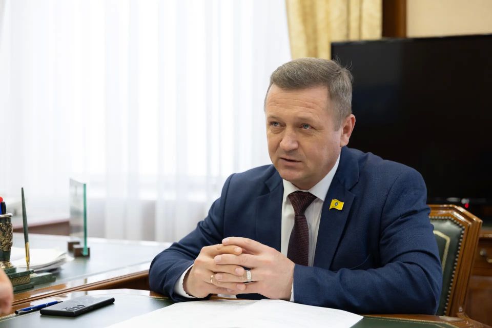 Бату Хасиков: Провел рабочую встречу с Председателем Народного Хурала (Парламента) Калмыкии Артемом Васильевичем Михайловым Бату Хасиков: Провел рабочую встречу с Председателем Народного Хурала (Парламента) Калмыкии Артемом Васильевичем Михайловым