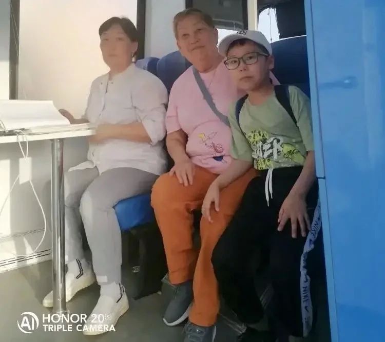 Медики городской поликлиники провели профилактический медицинский осмотр в Парке Победы Медики городской поликлиники провели профилактический медицинский осмотр в Парке Победы