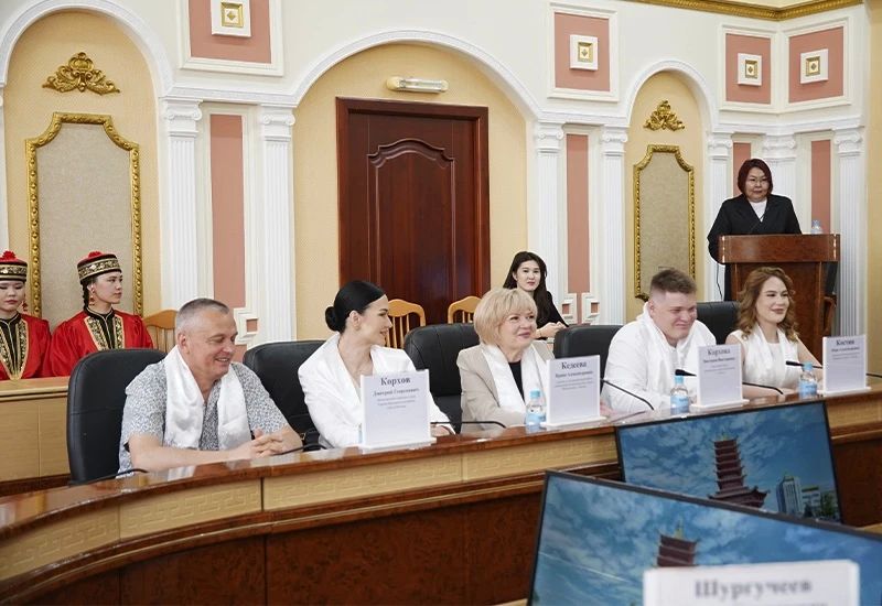 Элиста и Пресненский округ: новый уровень сотрудничества Элиста и Пресненский округ: новый уровень сотрудничества