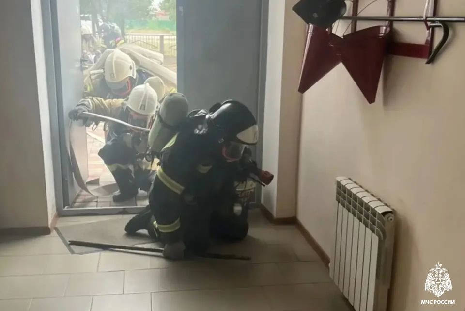 В Малых Дербетах прошли пожарно-тактические учения В Малых Дербетах прошли пожарно-тактические учения