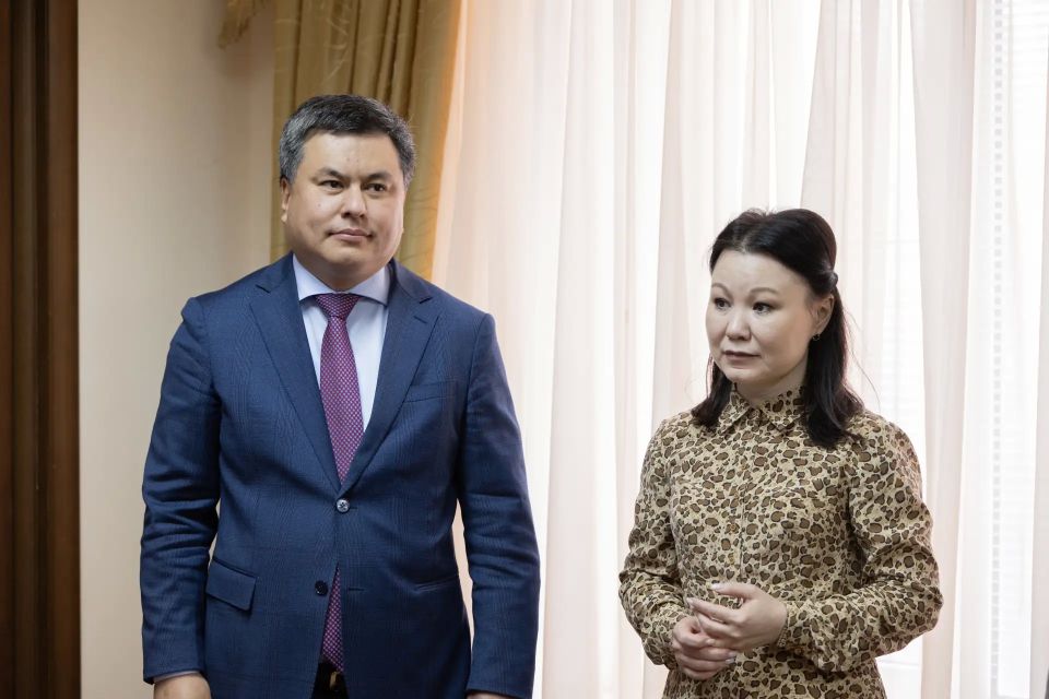 Бату Хасиков: По поручению Президента России Владимира Владимировича Путина вместе с полномочным представителем Президента Российской Федерации в Южном федеральном округе Владимиром Васильевичем Устиновым провели личный... Бату Хасиков: По поручению Президента России Владимира Владимировича Путина вместе с полномочным представителем Президента Российской Федерации в Южном федеральном округе Владимиром Васильевичем Устиновым провели личный...