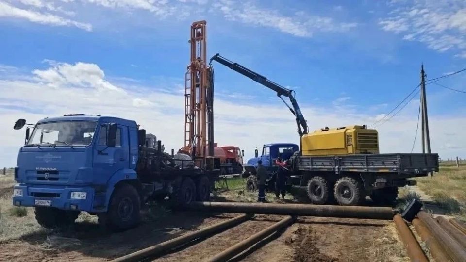 В Малых Дербетах запустили отремонтированную скважину В Малых Дербетах запустили отремонтированную скважину
