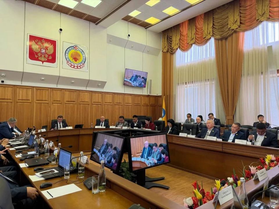 На очередном заседании сессии Народного Хурала (Парламента) Республики Калмыкия депутаты рассмотрели и приняли законопроект, которым внесены изменения в ряд законов Республики Калмыкия, направленных на совершенствование и...